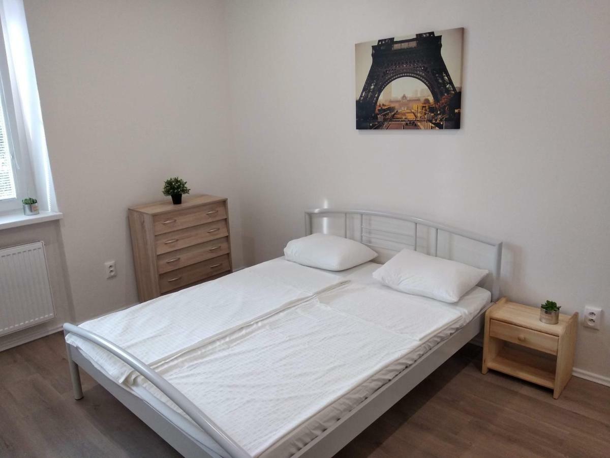 Kate & Jenny Apartments - Cosy Place In The City Center Bratislava Exterior foto