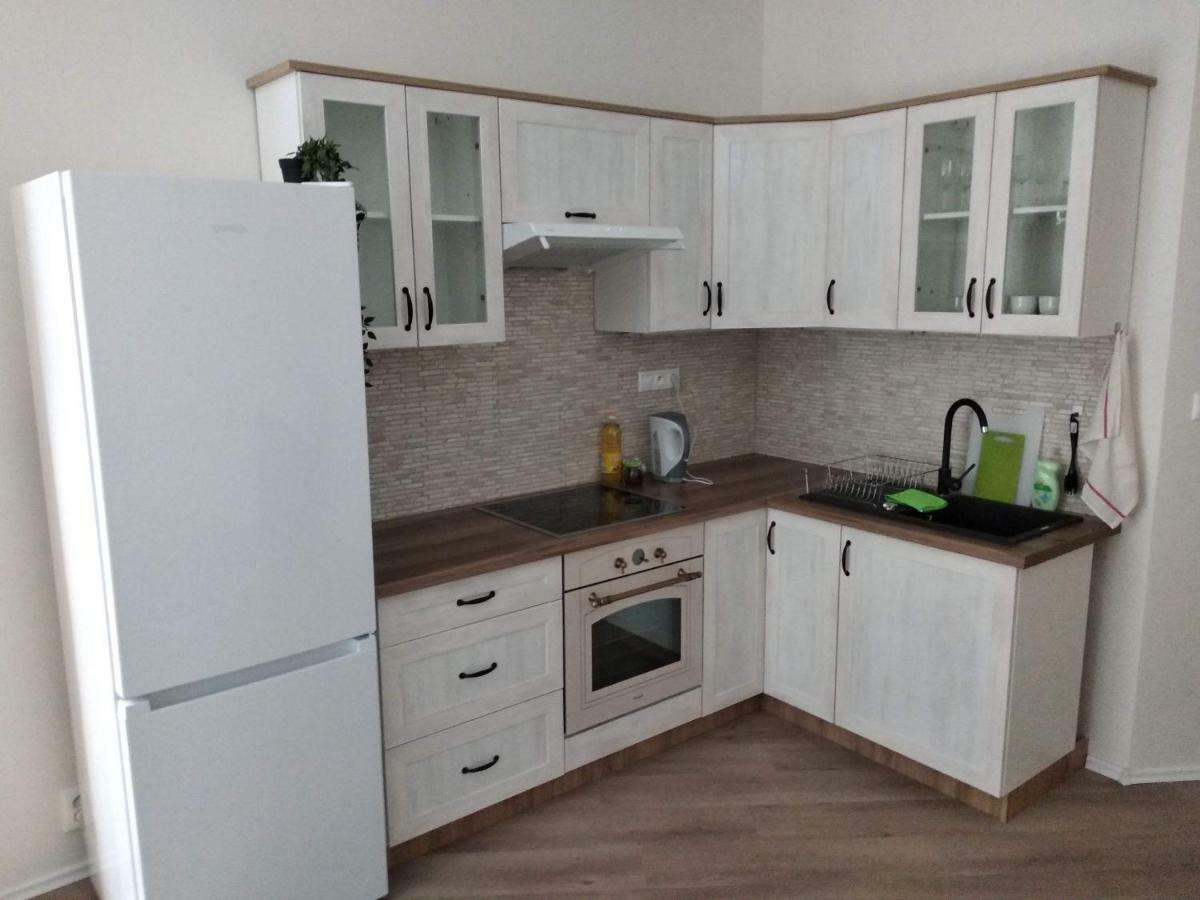 Kate & Jenny Apartments - Cosy Place In The City Center Bratislava Exterior foto