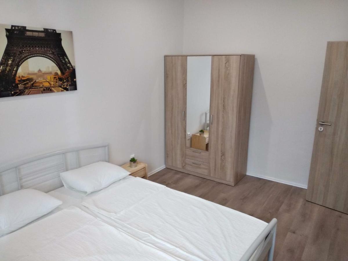 Kate & Jenny Apartments - Cosy Place In The City Center Bratislava Exterior foto