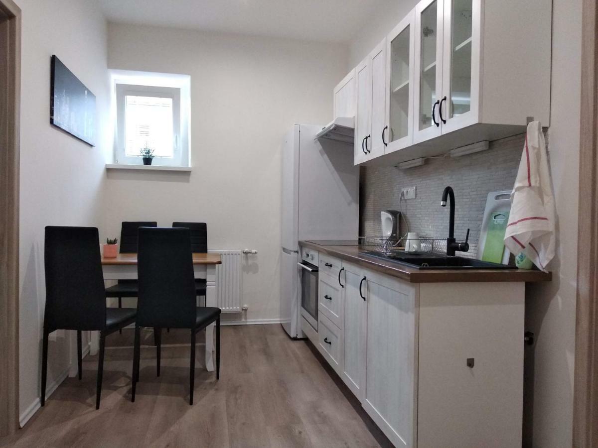 Kate & Jenny Apartments - Cosy Place In The City Center Bratislava Exterior foto